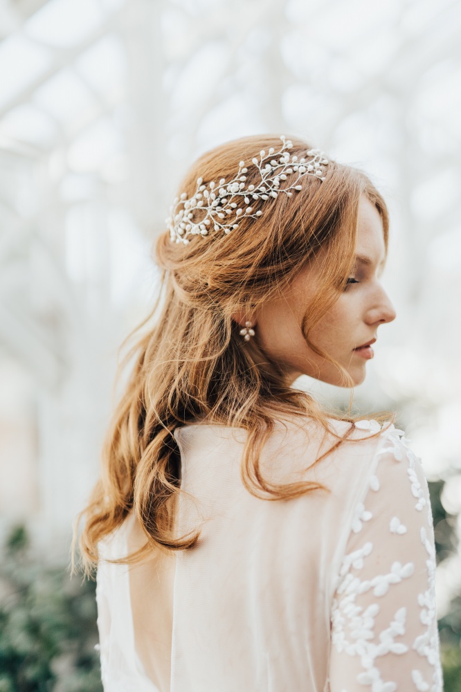 Gorgeous Bridal Headpieces for Half Up Half Down Wedding Hairstyle