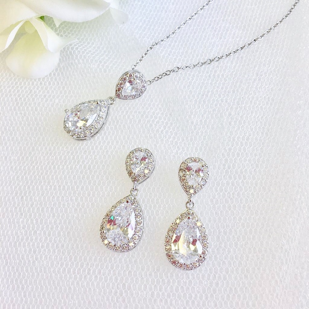 celeste pendant and earrings